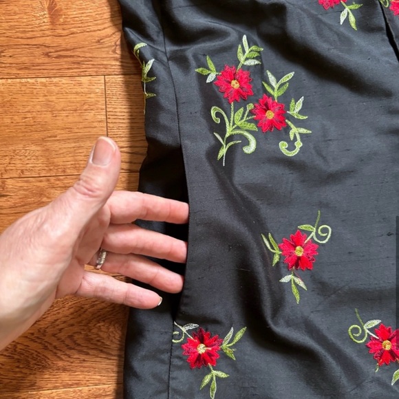 Silk black longline jacket blazer.coat. with Red Floral embroidery. Pockets ! - Picture 5 of 14